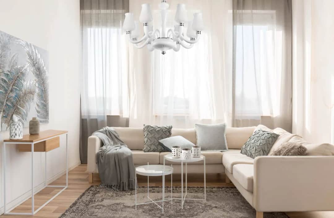 Jakie firany do salonu w stylu skandynawskim? Odkryj idealne rozwiązania