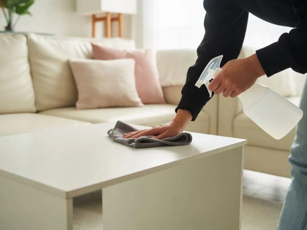 Czym czyscić meble matowe, aby uniknąć zarysowań i uszkodzeń?