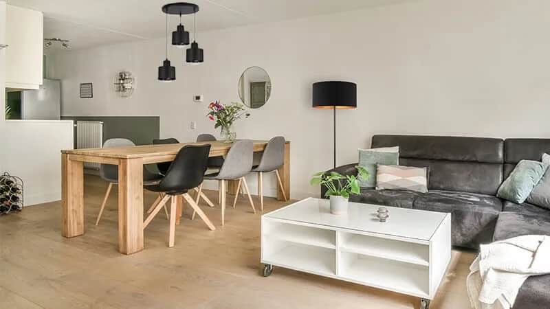 Jak oświetlić salon z jadalnią, aby stworzyć przytulną atmosferę