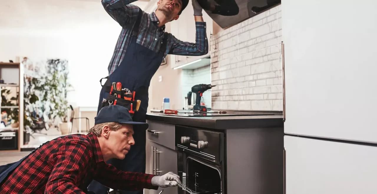 Jaki okap do kuchni z salonem, aby uniknąć nieprzyjemnych zapachów?