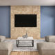 Ściana za telewizorem pokryta Perla Sabbia Magnat